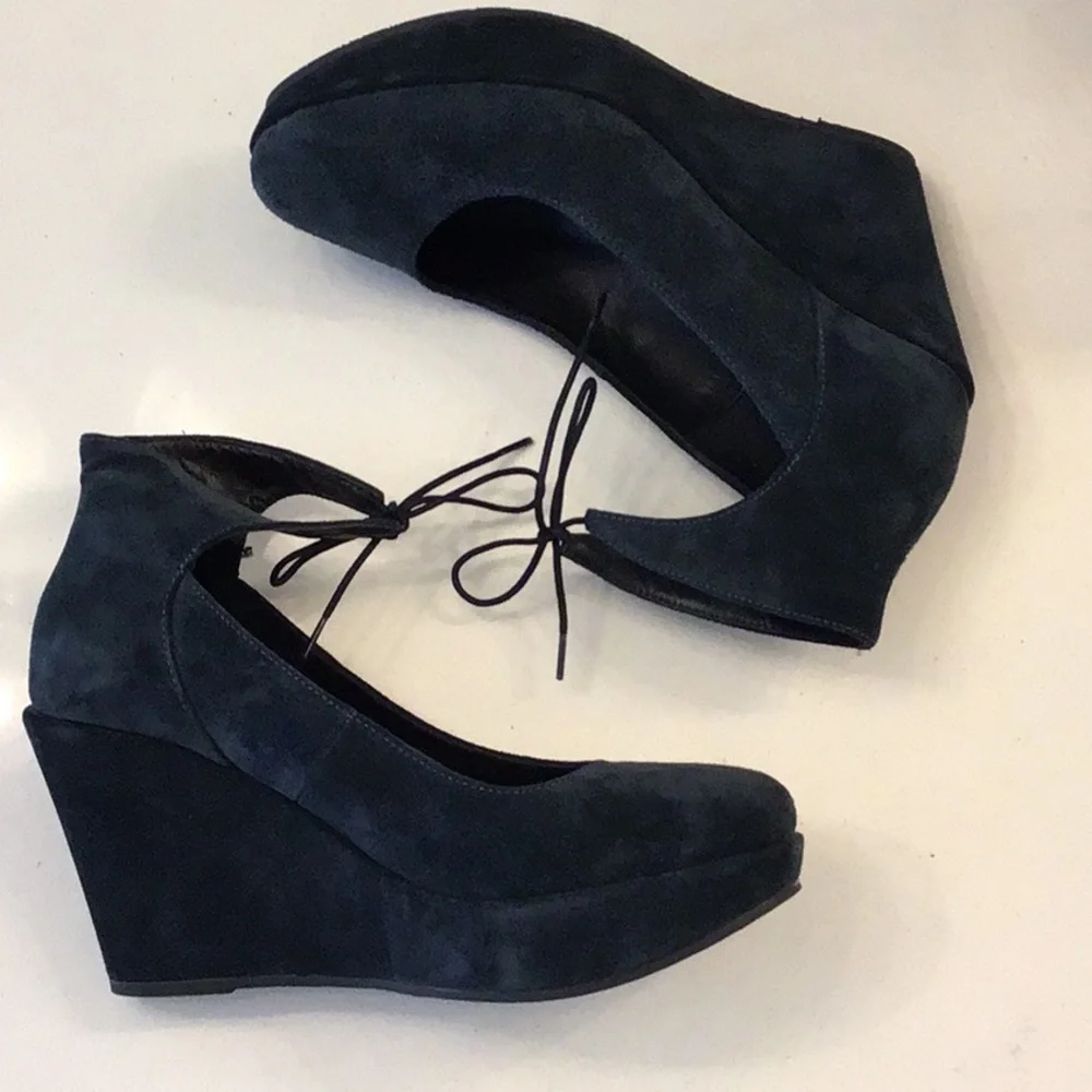 Cordani Suede Round Toe Wedge Heel Size 10/41 - Picture 1 of 12